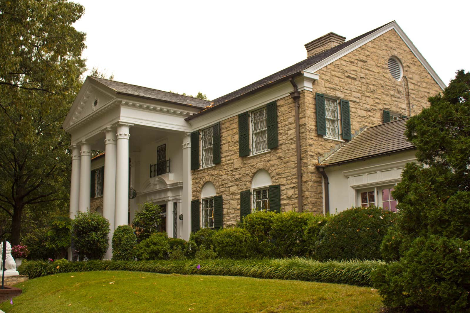 Elvis Graceland Mansion Memphis: Long Live The King