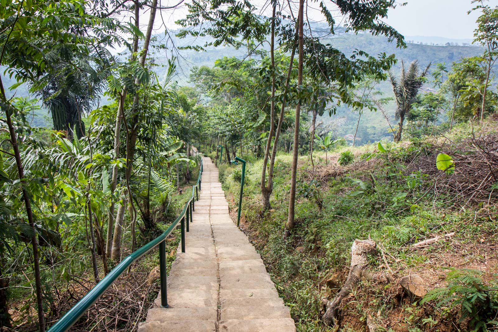 Mystery of Gunung  Padang  mountain did ancient humans 