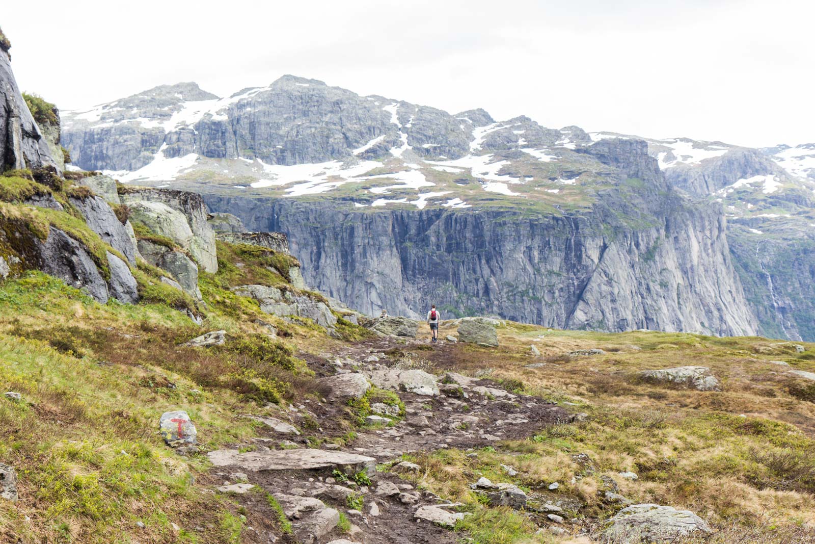 Norway's Trolltunga hike - the unofficial guide for the perfect day!