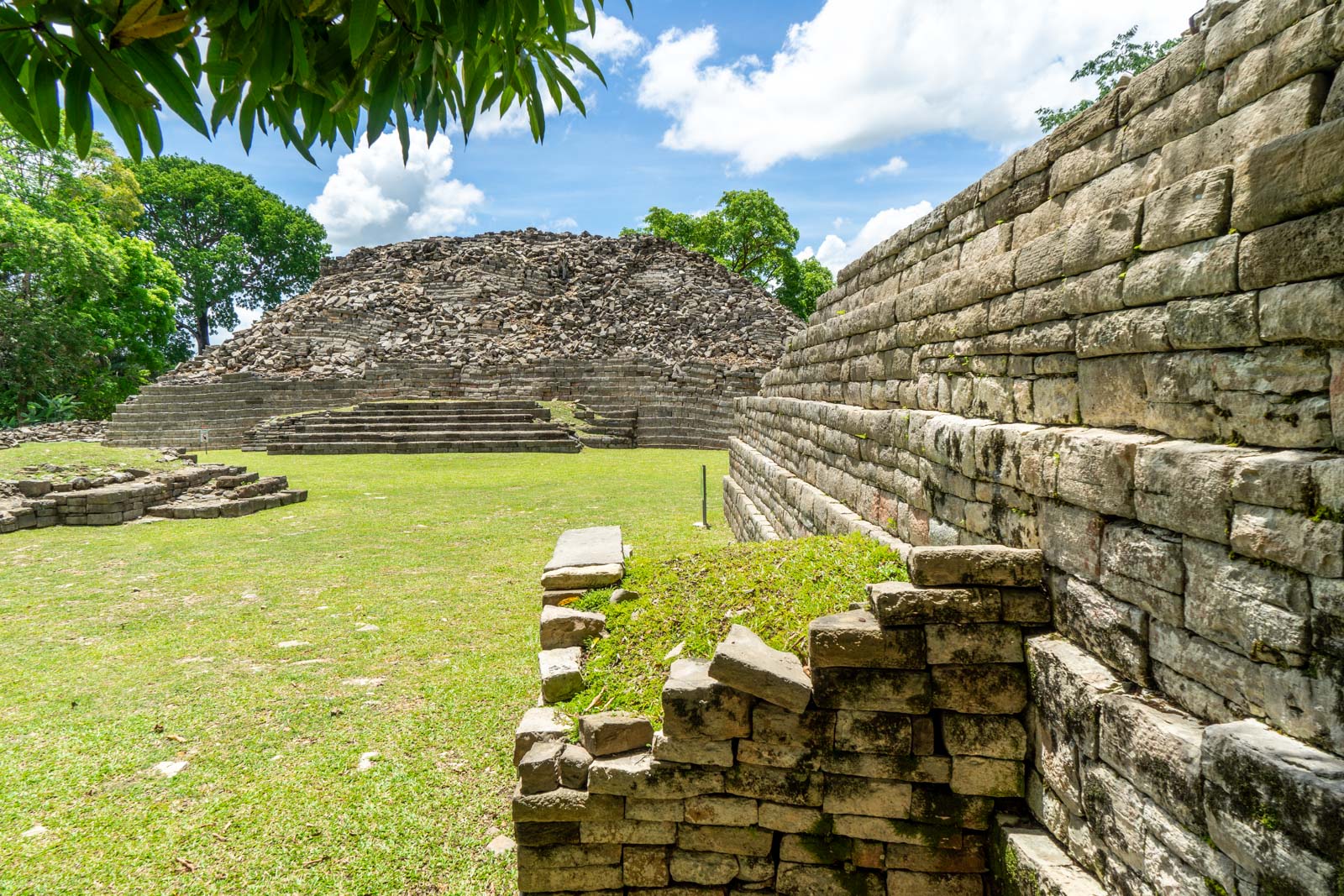 the-lubaantun-maya-ruins-in-belize-and-the-lubaantun-crystal-skull