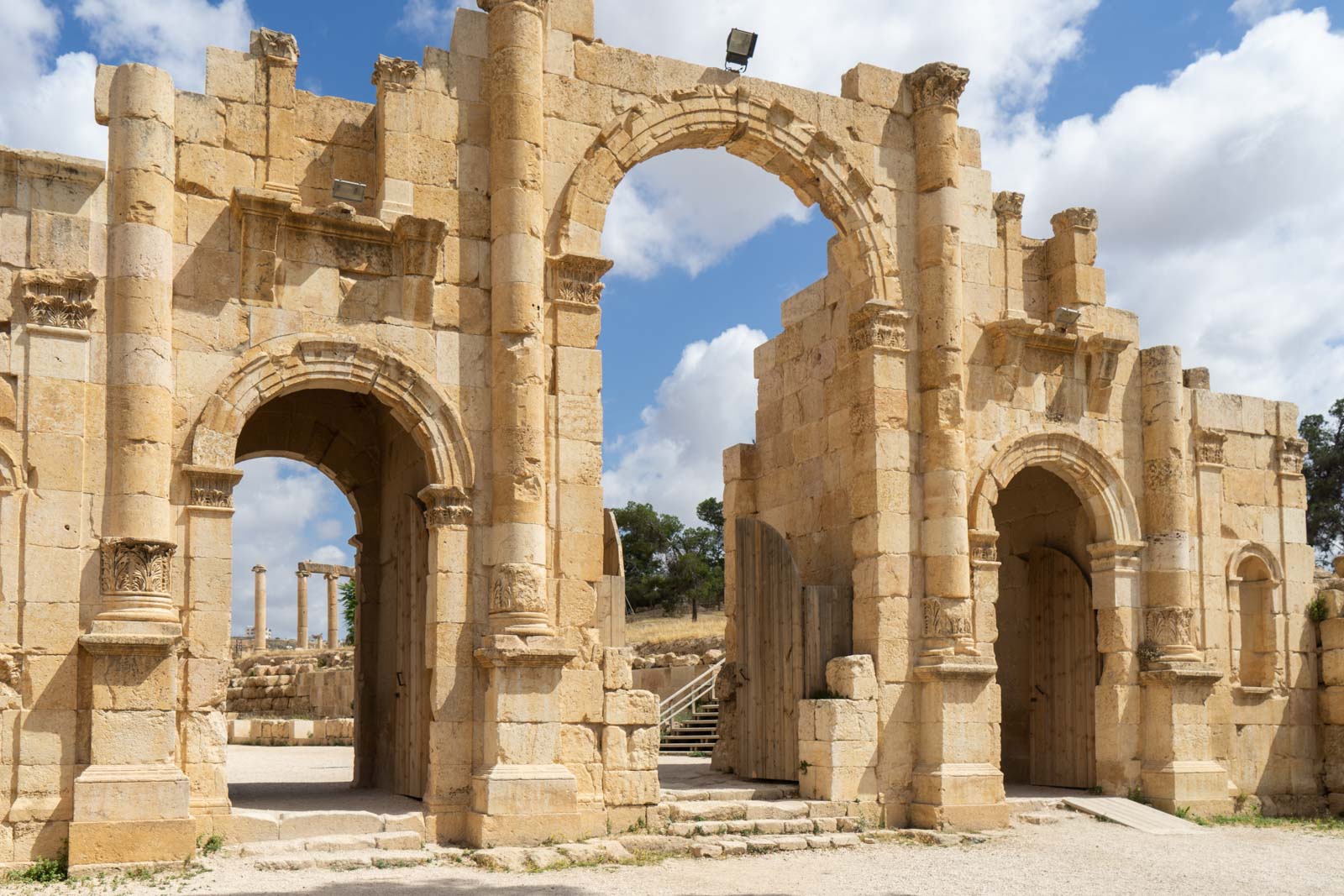 Visiting Jerash ruins in Jordan - find out the story of this Roman city