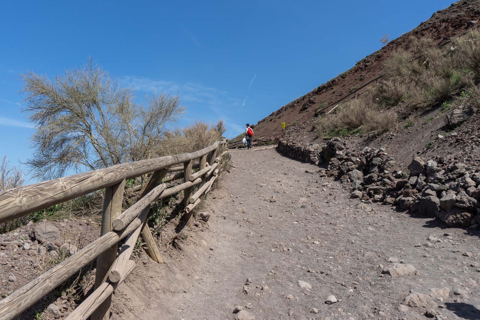 hiking-mount-vesuvius-from-naples-italy